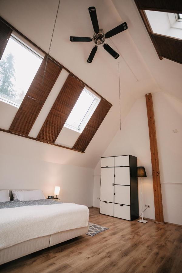 Eigenes Maisonettehaus In Idyllischer Lage Mit Balkon, Nahe Messe, 24H Self-Check In, Gratis Parken Швабах Екстериор снимка