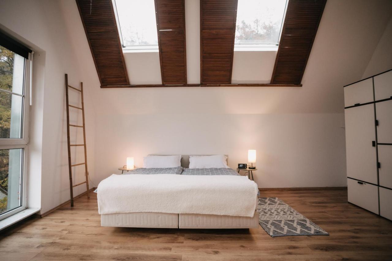 Eigenes Maisonettehaus In Idyllischer Lage Mit Balkon, Nahe Messe, 24H Self-Check In, Gratis Parken Швабах Екстериор снимка
