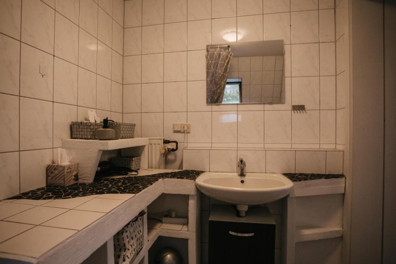 Eigenes Maisonettehaus In Idyllischer Lage Mit Balkon, Nahe Messe, 24H Self-Check In, Gratis Parken Швабах Екстериор снимка