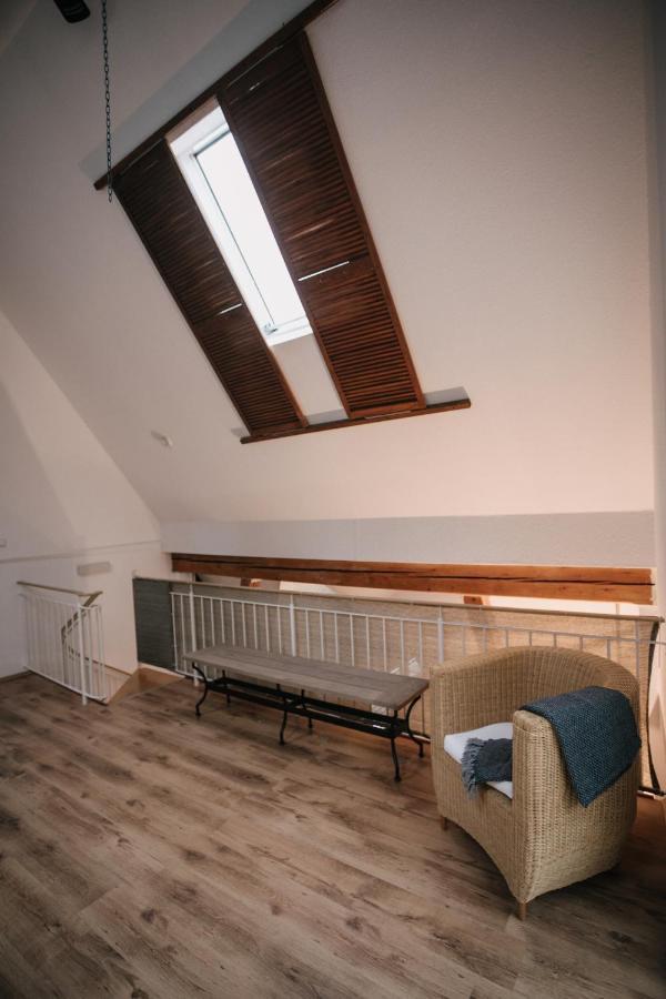 Eigenes Maisonettehaus In Idyllischer Lage Mit Balkon, Nahe Messe, 24H Self-Check In, Gratis Parken Швабах Екстериор снимка