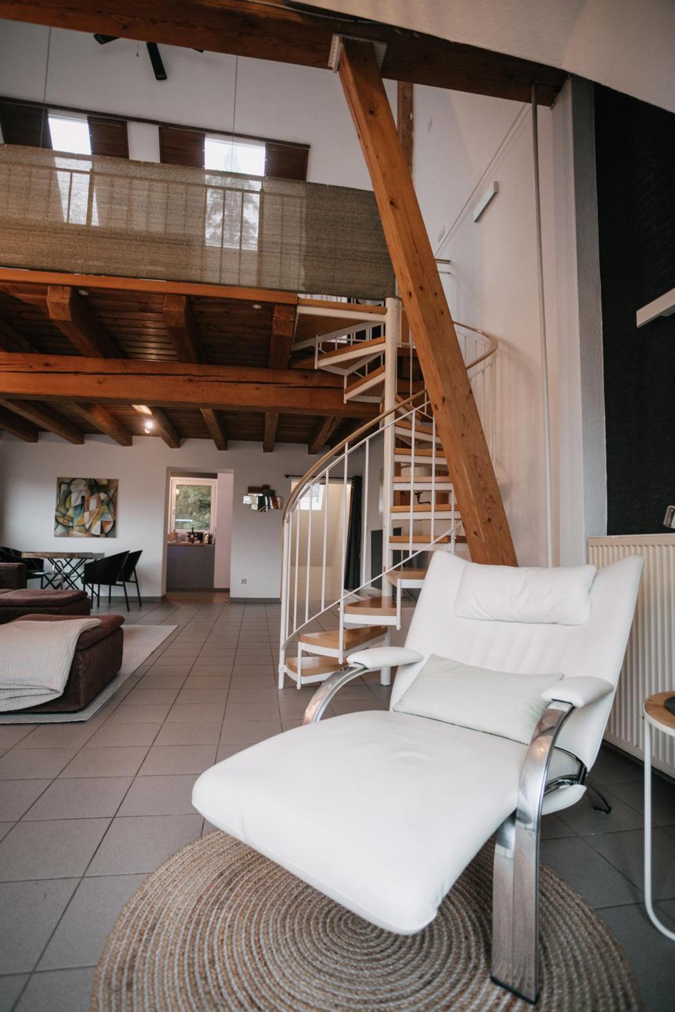 Eigenes Maisonettehaus In Idyllischer Lage Mit Balkon, Nahe Messe, 24H Self-Check In, Gratis Parken Швабах Екстериор снимка